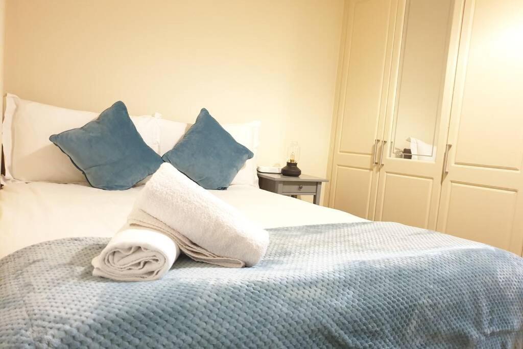 Ferienwohnung Large 3 Bed, Galway City Centre Exterior foto